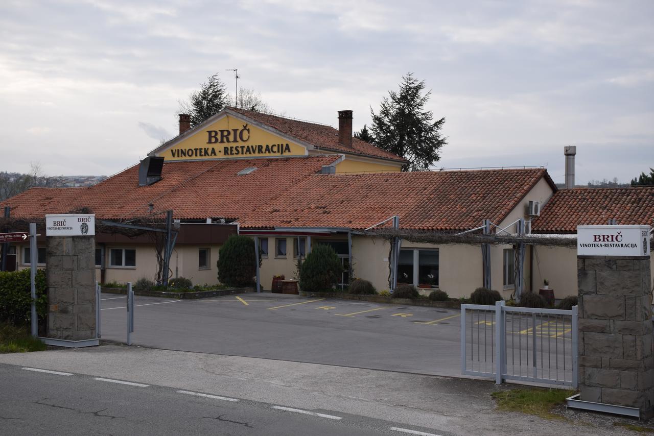 Restaurant Bric Dekani Exterior foto