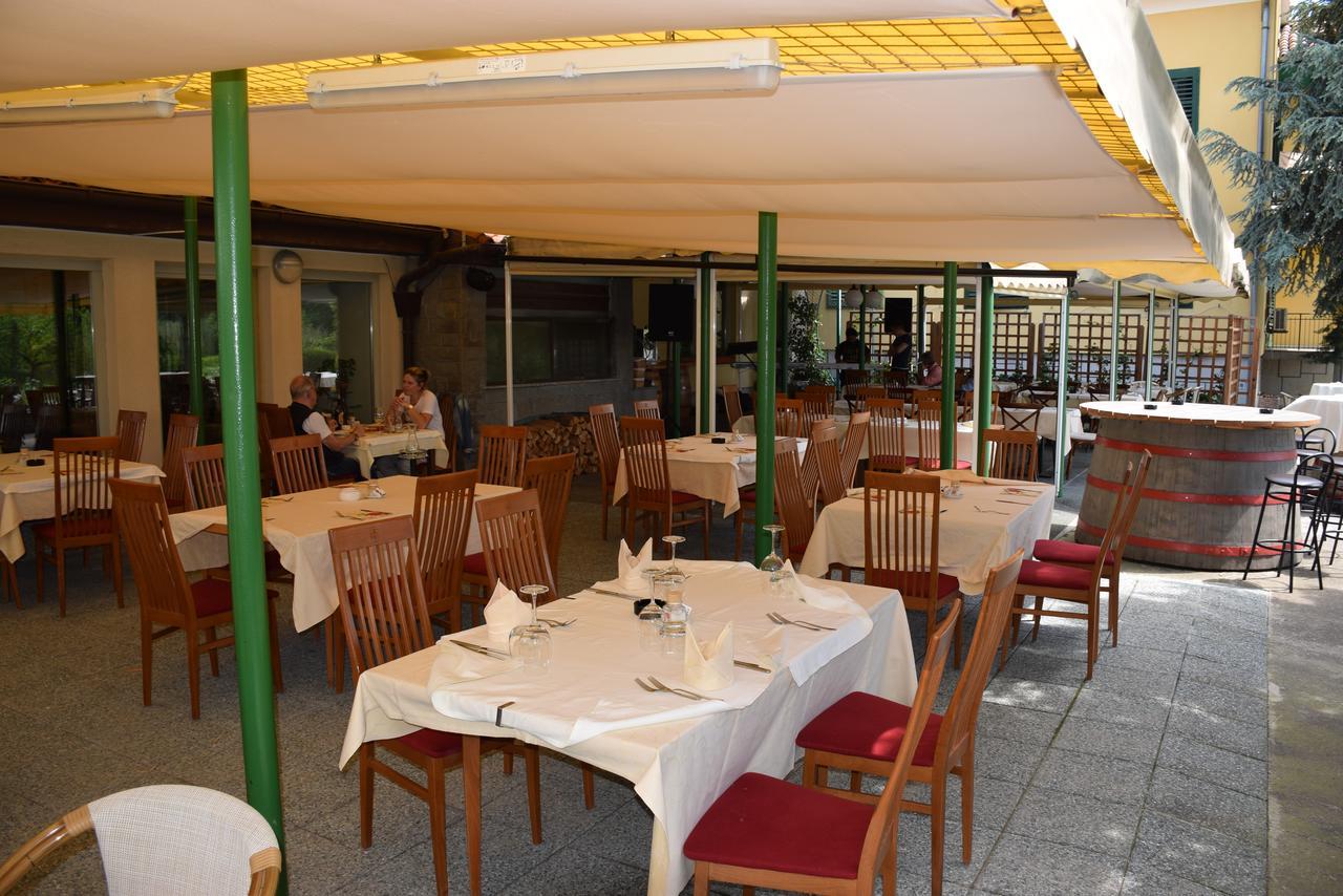 Restaurant Bric Dekani Exterior foto